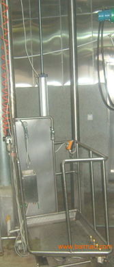 青島華堂食品機械設備有限 專業(yè)屠宰設備升降臺與附著式升降腳手架的應用與優(yōu)勢