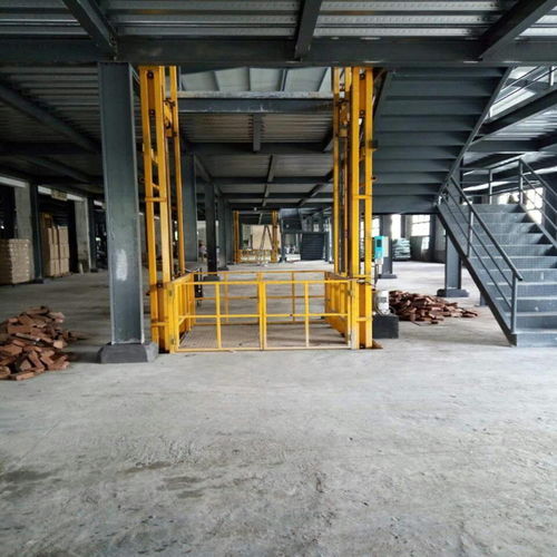 工業(yè)垂直運輸設備解析 導軌鏈條式貨梯、液壓電梯與附著式升降腳手架